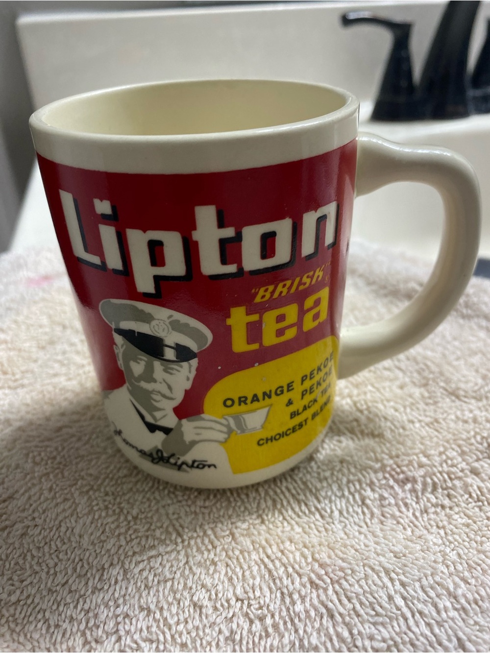 Lipton Brisk Tea Vintage Logo Mug - Red & Yellow